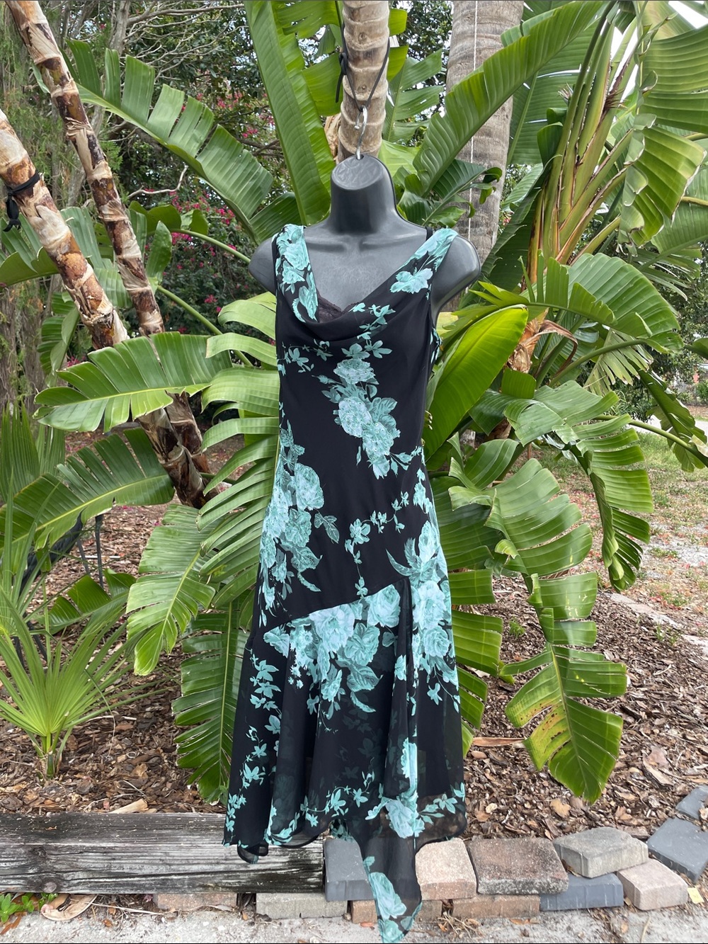 sheer cowl neck bias, cut handkerchief M beaded dress